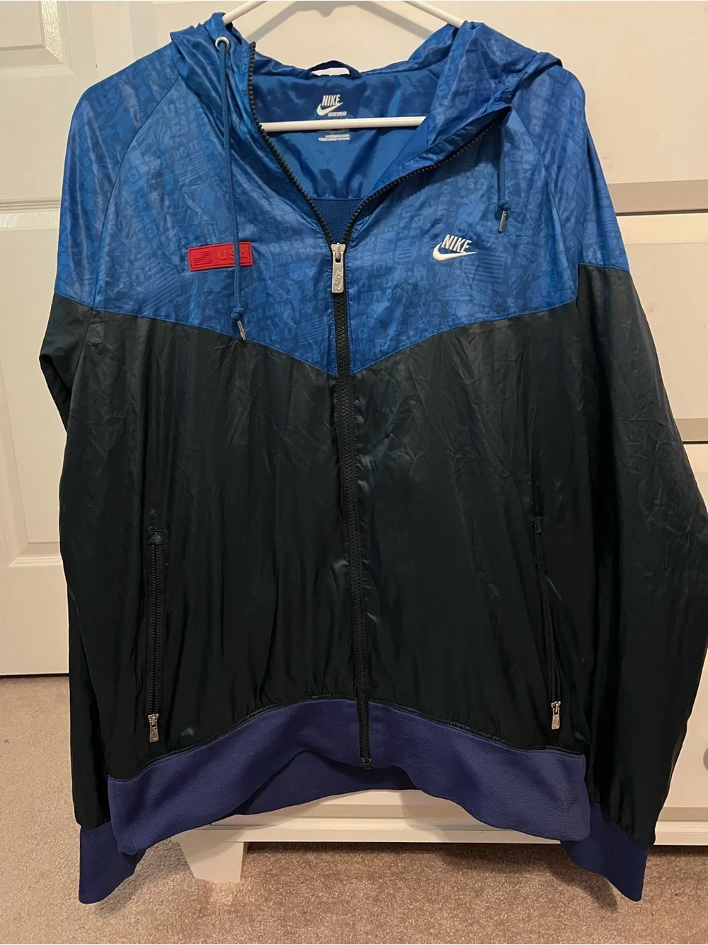 Nike Men’s USA Blue & Black Hooded Windbreaker Jacket